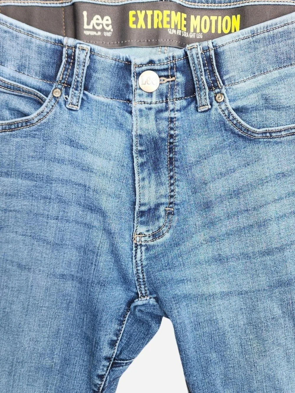 Lee Extreme Motion Men’s Light Blue Slim Straight Jeans - Size 33x32